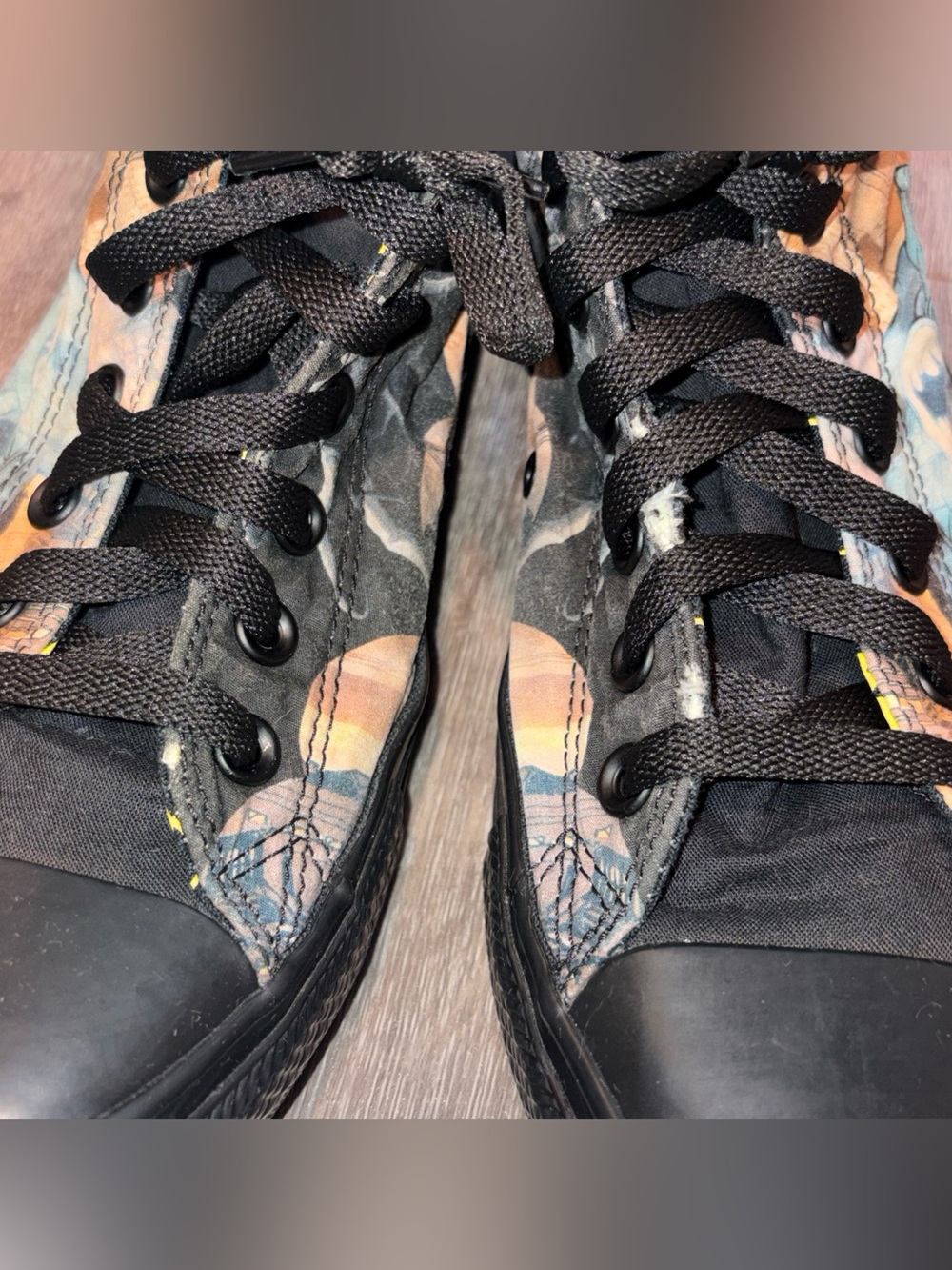 DC Comics x Converse Chuck Taylor All Star High Batman - Size 7 Men’s 9 Women’s - Picture 4 of 10